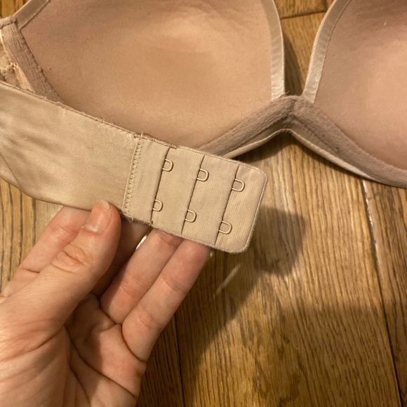 Victoria Secret Strapless Push Up Bra 32C - Picture 3 of 4